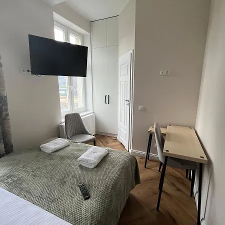 Accommodatie bij particulieren Foksal Rooms- Z Prywatnymi Lazienkami Tuz Przy Dworcu Pkp- Agapella