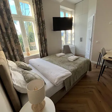 Foksal Rooms- Z Prywatnymi Lazienkami Tuz Przy Dworcu Pkp- Agapella Accommodatie bij particulieren