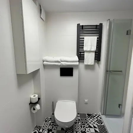 Foksal Rooms- Z Prywatnymi Lazienkami Tuz Przy Dworcu Pkp- Agapella *